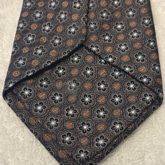 Brand New Stylish High Quality Tie By IKE BEHAR - Picture 3 of 4